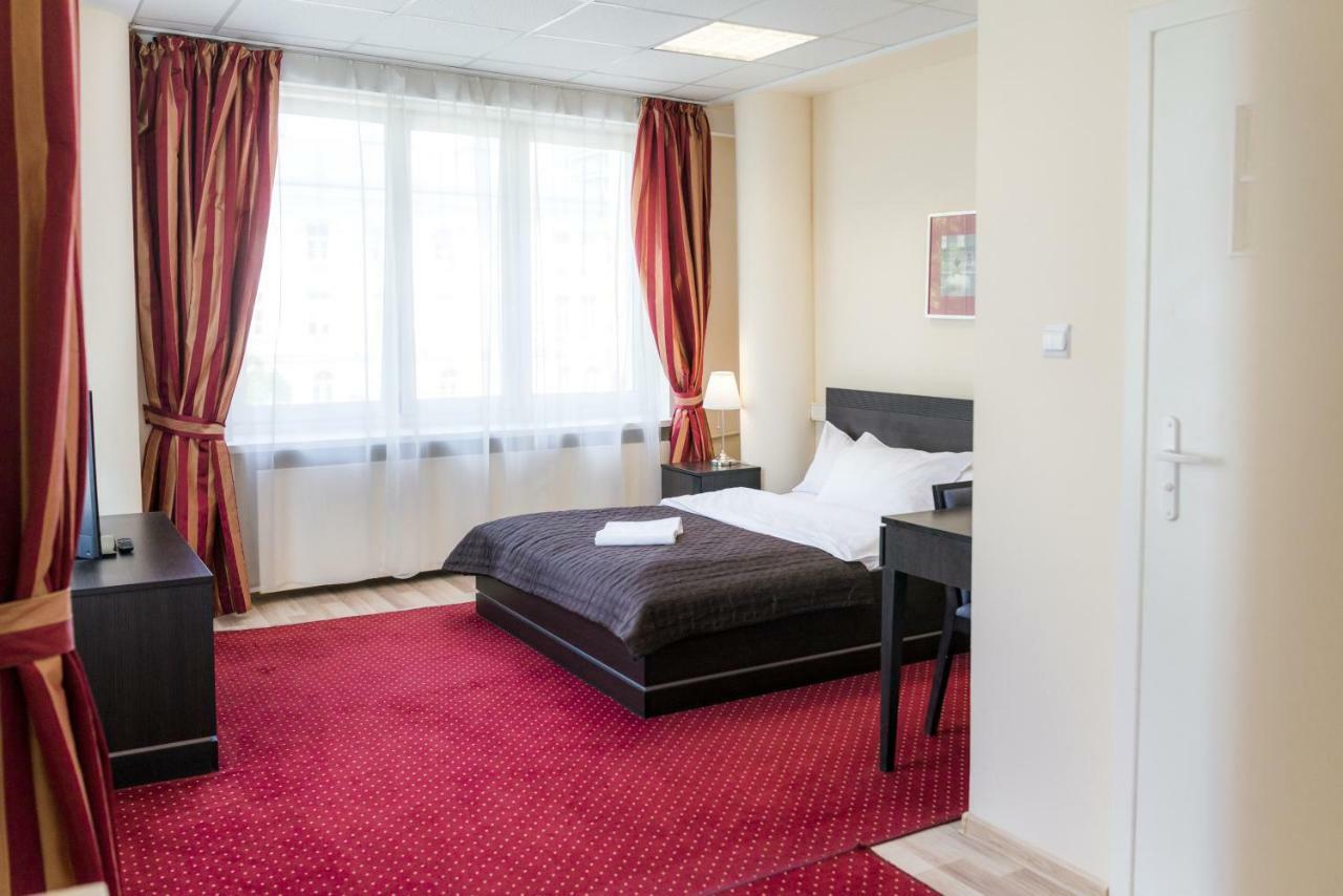 Scsk Zurawia Bed & Breakfast Varşovia Exterior foto