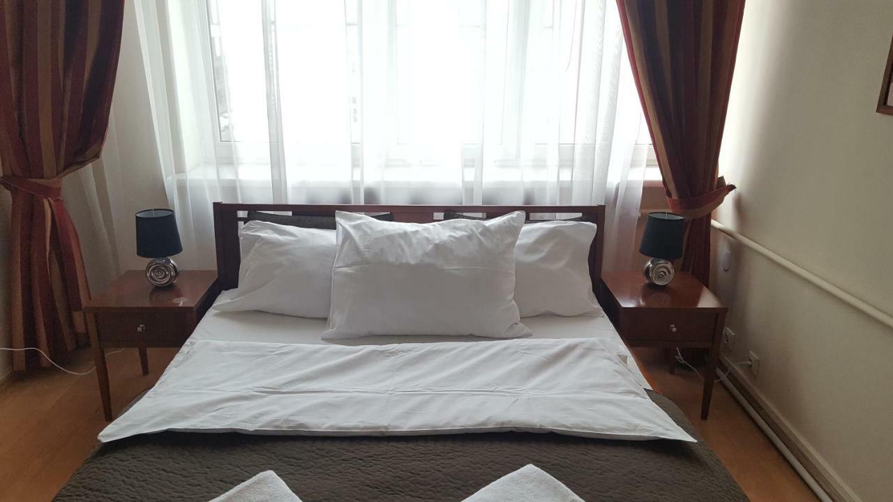 Scsk Zurawia Bed & Breakfast Varşovia Exterior foto